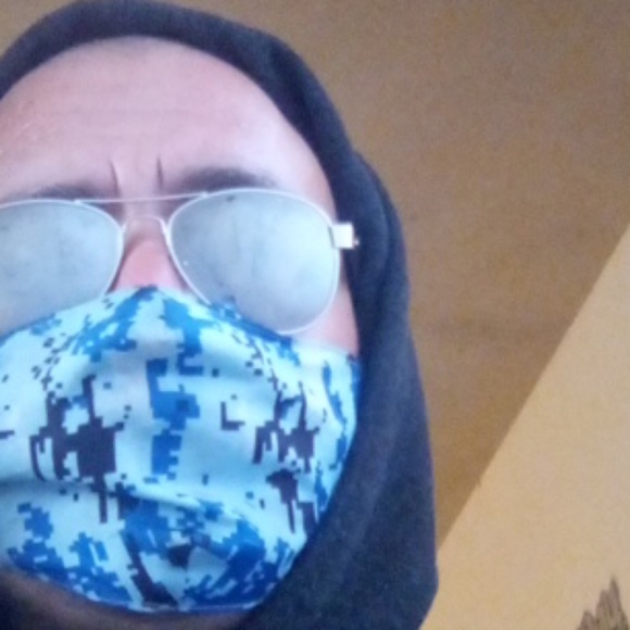 Meet your Posher, Hess - Picture 1 of 1